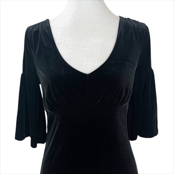 🎁 Old Navy Black Velvet Bell Sleeve V-Neck Dress Size Small - Picture 3 of 6